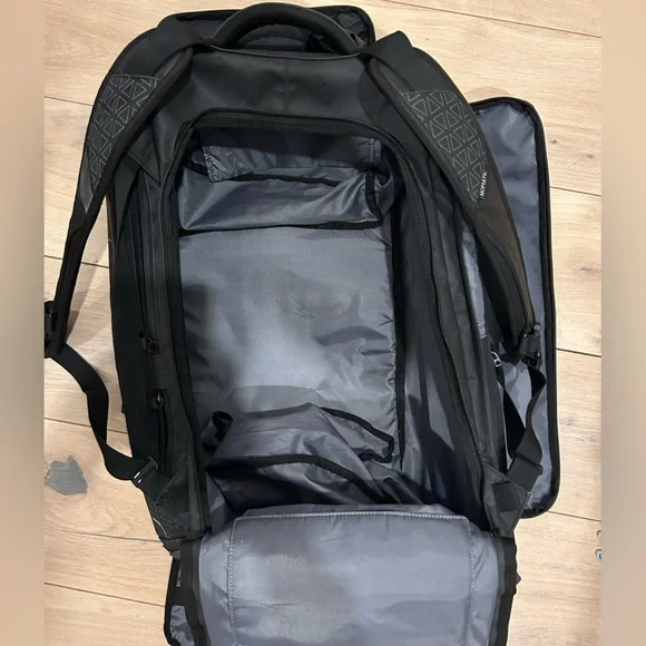 Nomadic 40L Travel Bag